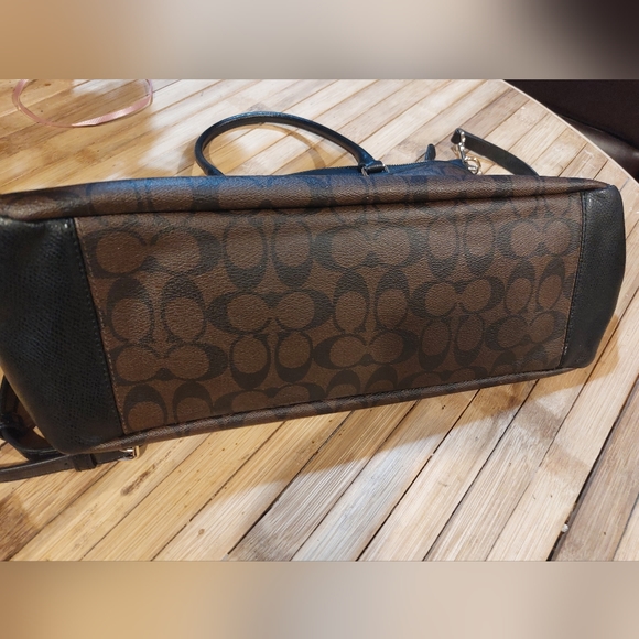 Coach Hand Bag  with sling - Picture 9 of 14